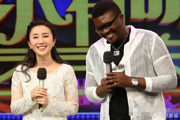 黑人歌手好弟近况:走红后迎娶中国姑娘,今36岁仍未取得中国绿卡|郝歌