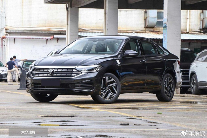 15万能买别克君威也能买大众速腾谁更值得选