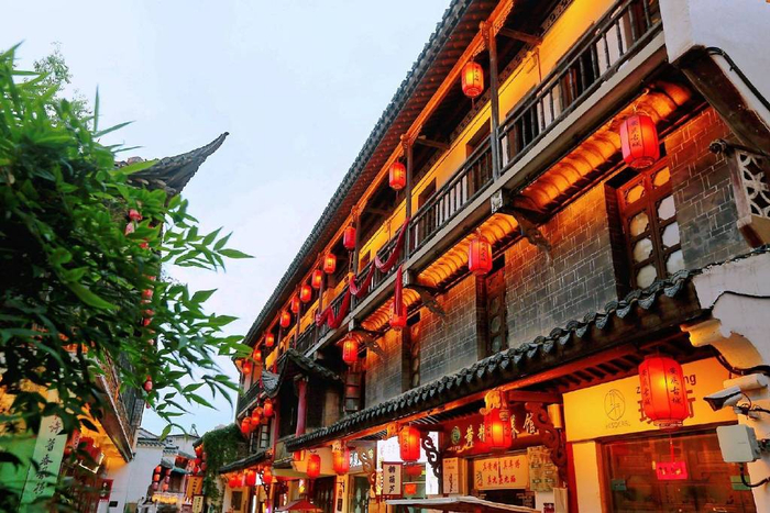 安庆倒扒狮步行街,拥有400多年历史,古色古香,充满了城市记忆