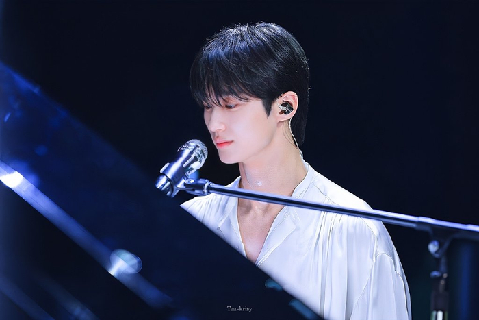 爱豆善宰!边佑锡舞台照