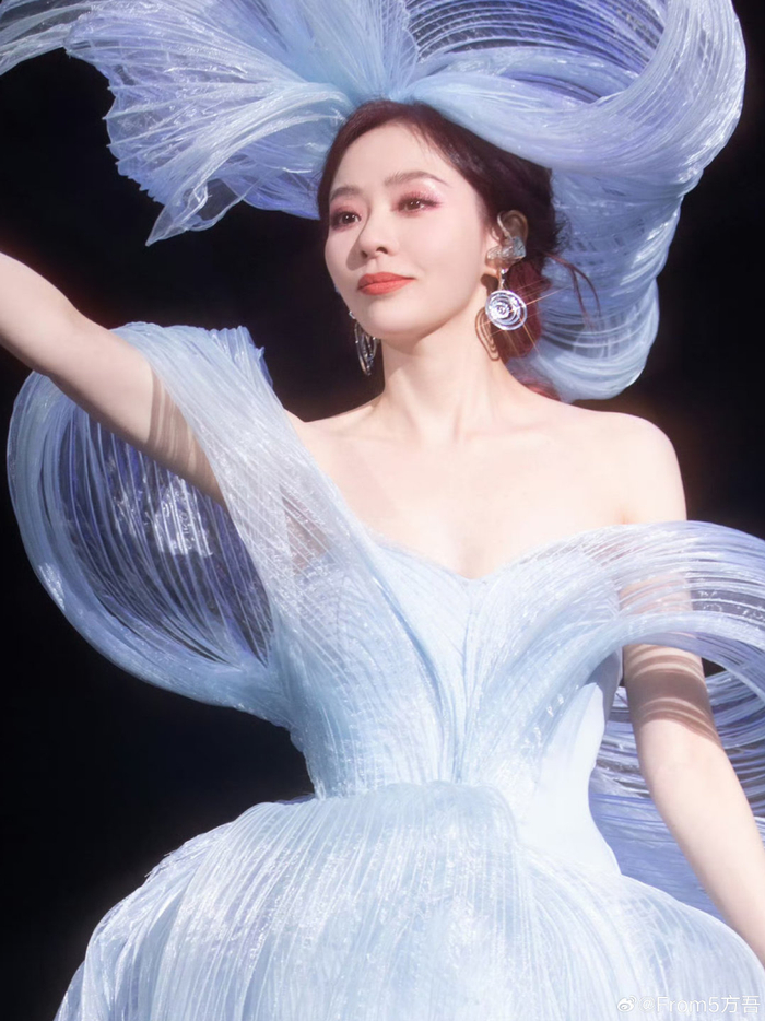 张靓颖美出了新高度