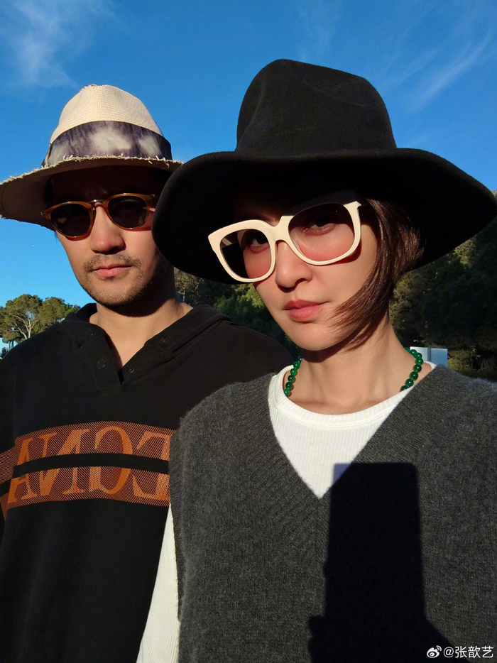 袁弘张歆艺夫妇带娃游西班牙并在微博上晒照