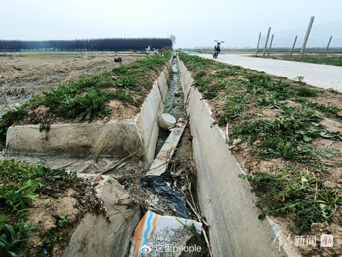 咸阳市乾县高标准农田灌溉渠无水源:用企业废水浇地存隐患(图1)