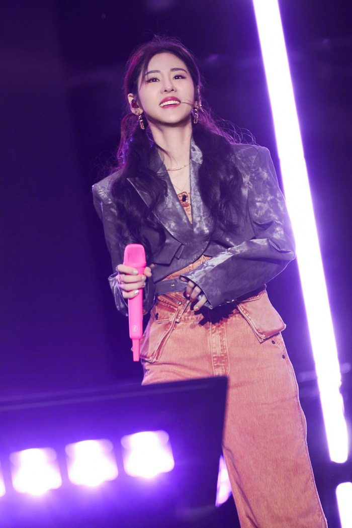 张碧晨给粉丝带来一点小震撼