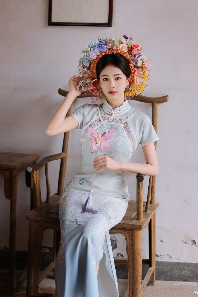 簪花大片掉落 温婉端庄的东方美人,今天又是被漂亮鹿鹿硬控的一天