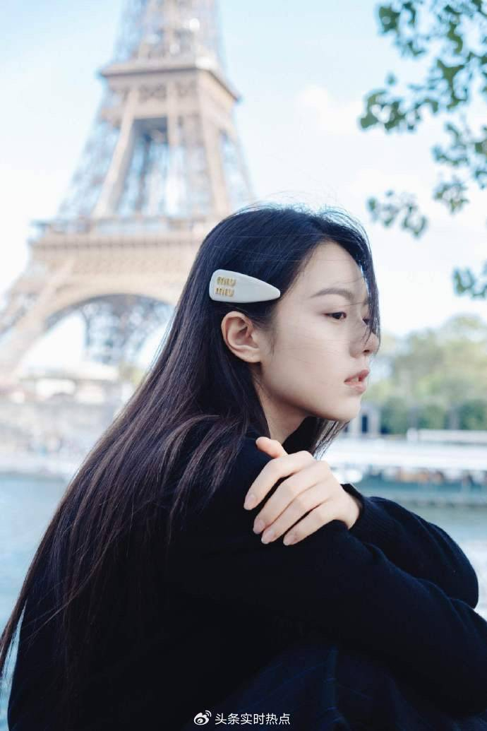 赵今麦巴黎晚宴造型帅翻外媒黑色露背装太惊艳