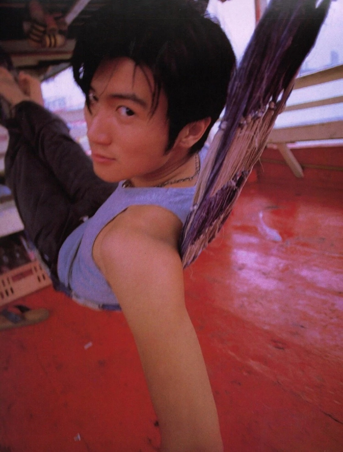 谢霆锋 刚出道时期的写真集 嫩的滴水!__财经头条