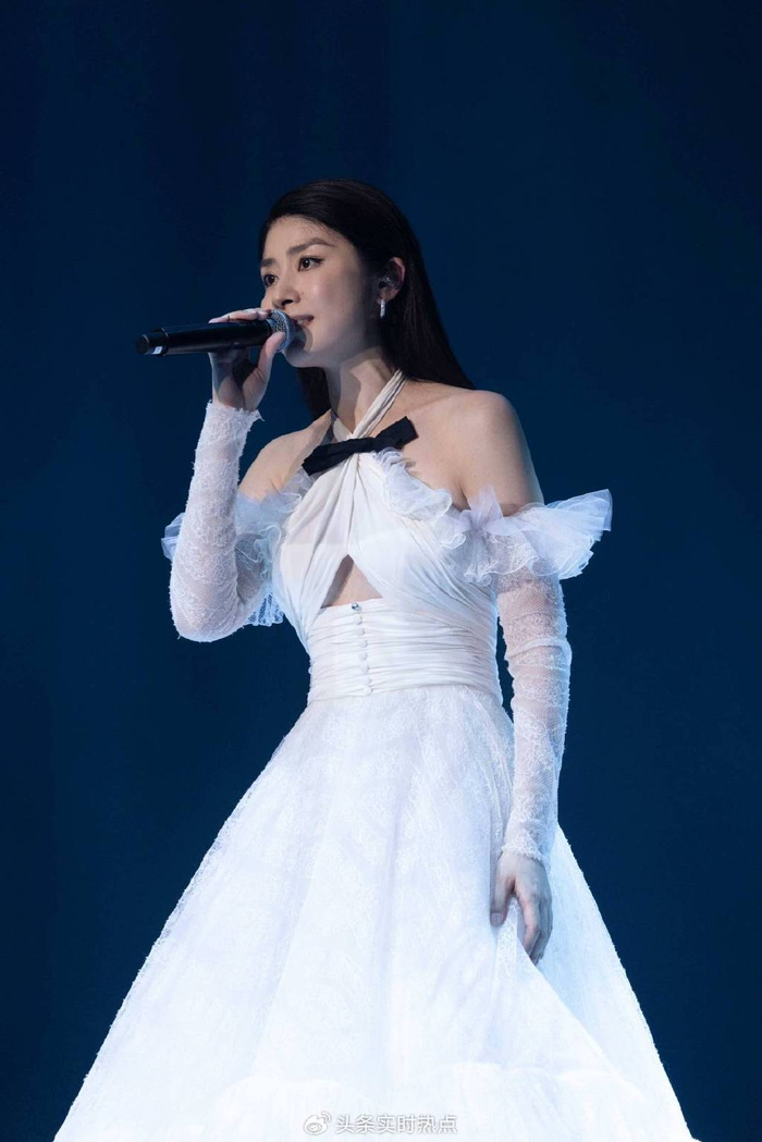 kelly陈慧琳全新国语新歌谢谢你陪我那么久演唱会上海站首唱