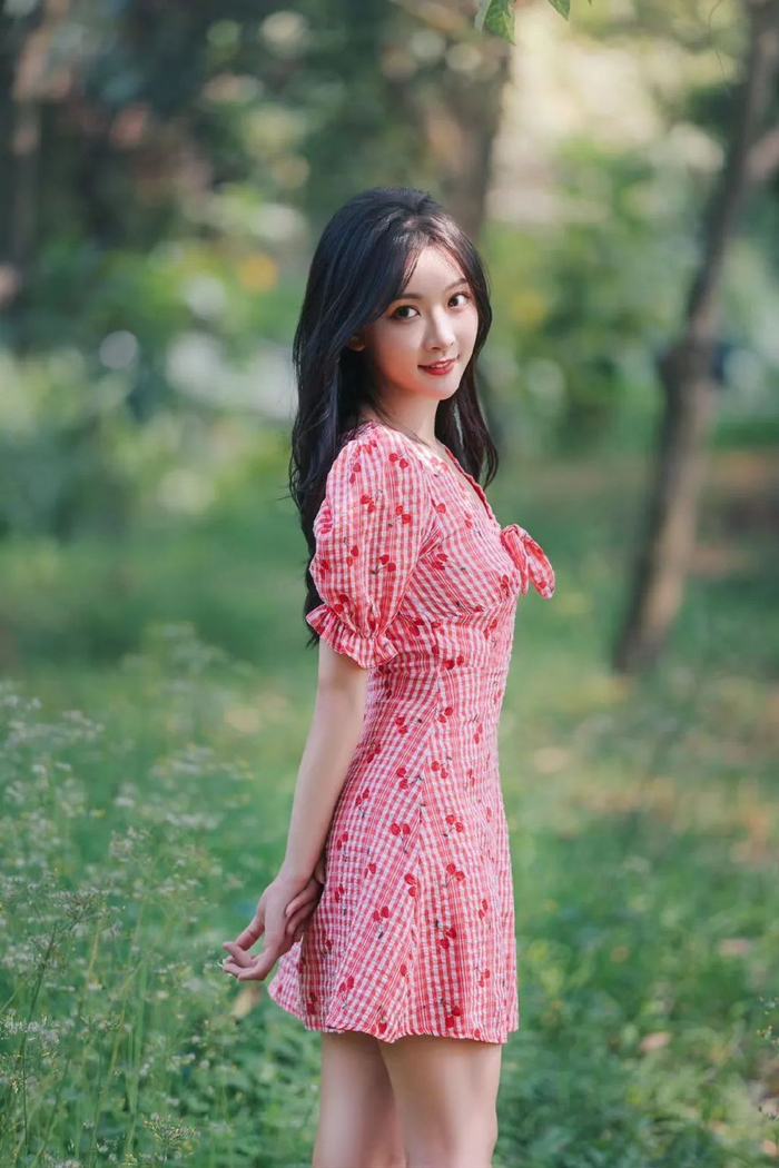 一个人拍照也要表现力满满,简约自然的8个姿势,拍出美照并不难|人像