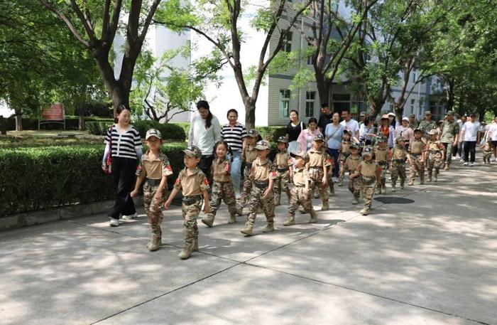 火箭军部队以多种形式庆祝八一建军节