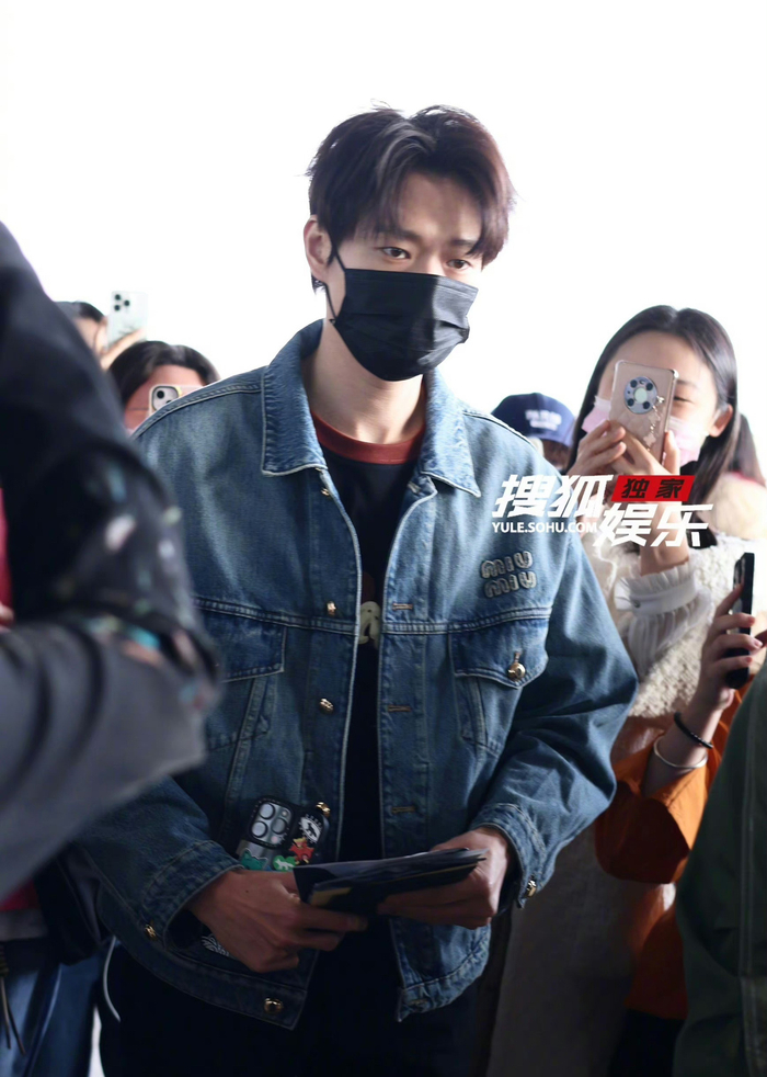 魏大勋今日份机场生图状态怎么样