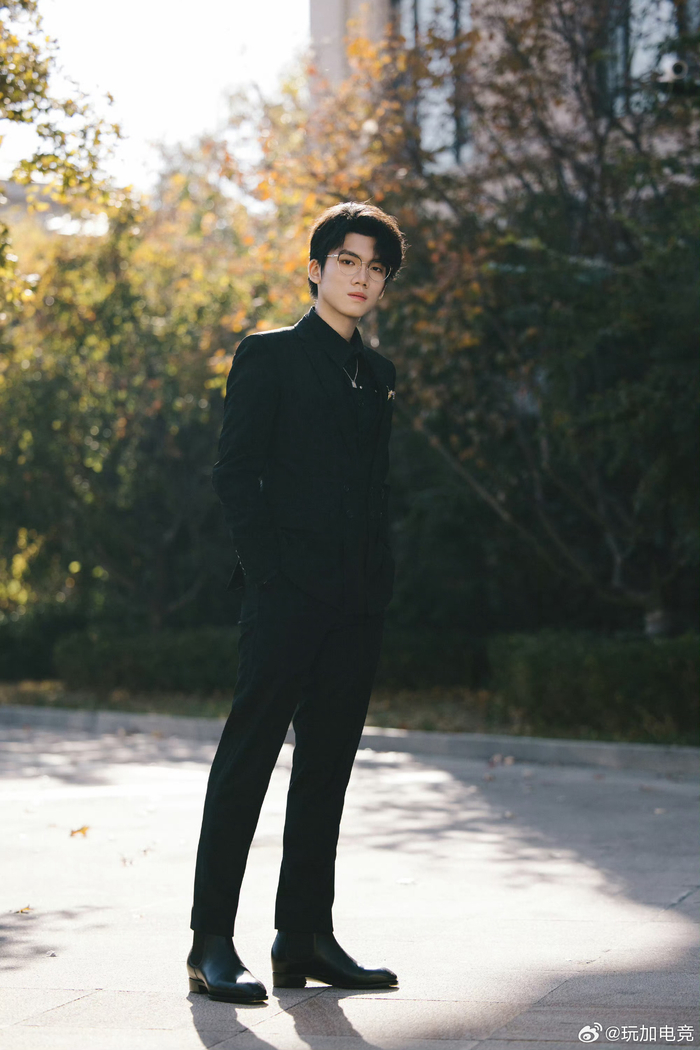 好港一帅哥目测一米八