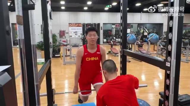 中国篮球之队女篮领队王芳5月5日至今一直与球队在一起备战奥运