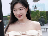 放慢脚步，感受城市的脉搏，也聆听自己心底的回音，美，不止于此