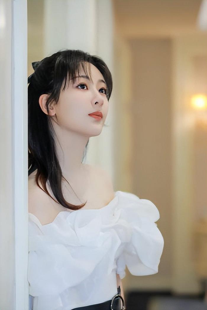 杨紫金鹰女神图片图片