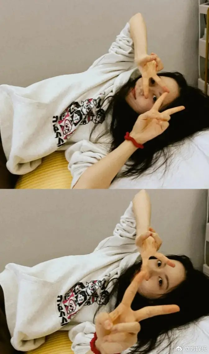 赵今麦及肩发配齐刘海元气满满 单手比耶俏皮可爱