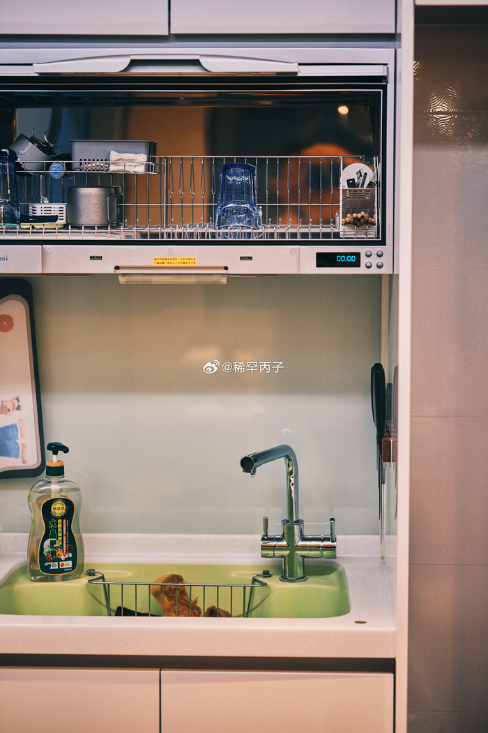 4100万千米外：唯一有云却不下雨的行星，摧毁人类...