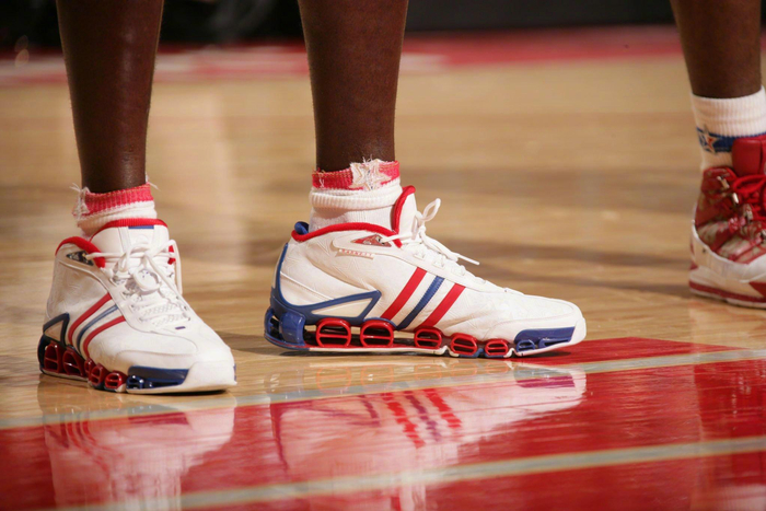 盘点加内特上脚过的那些球鞋__财经头条