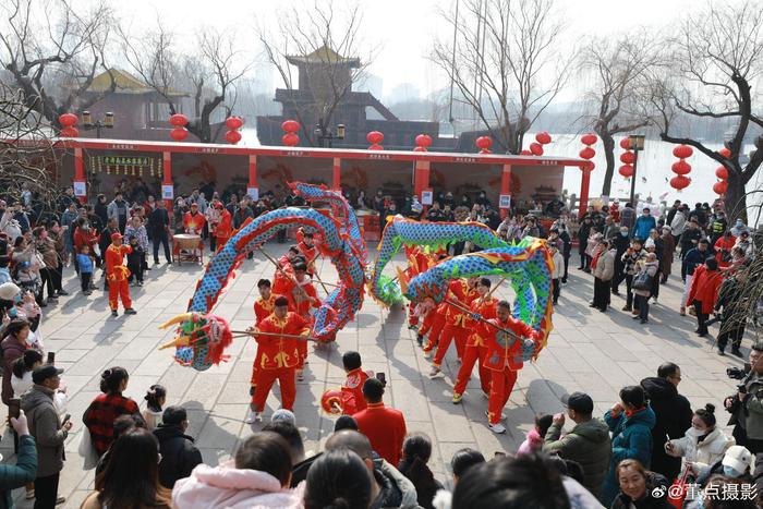 济南大明湖庙会图片