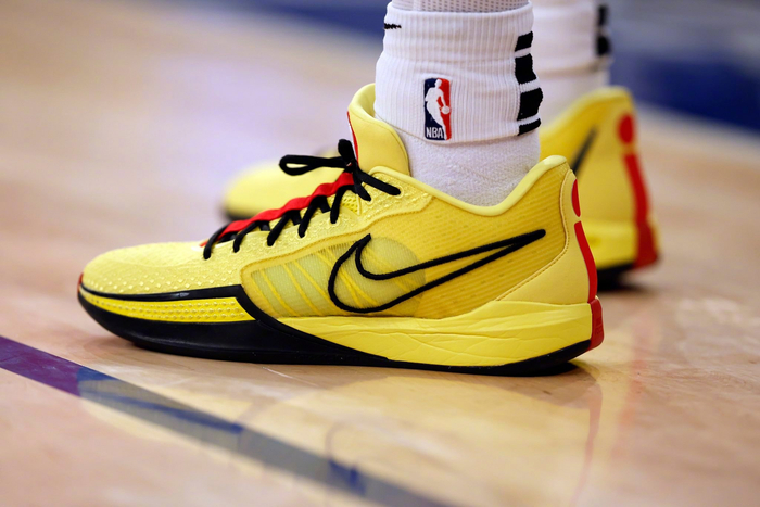 wnba球星约内斯库的签名鞋nikesabrina