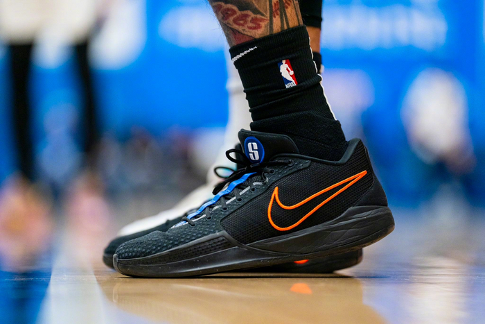 wnba球星约内斯库的签名鞋nike sabrina