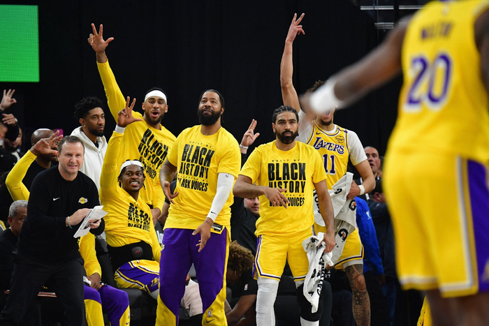 湖人客场惜败快船！雷迪克直指传球症结，点名东契奇需带头建立信任