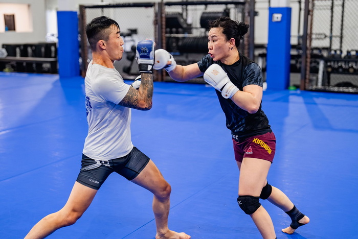 最为重大的一场比赛——在上对阵现任冠军@张伟丽mma 的"中国德比"?