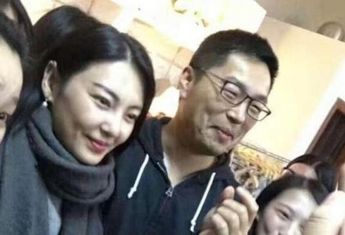 但其实张雨绮的一对龙凤胎,是和自己的第二任老公袁巴元所生.