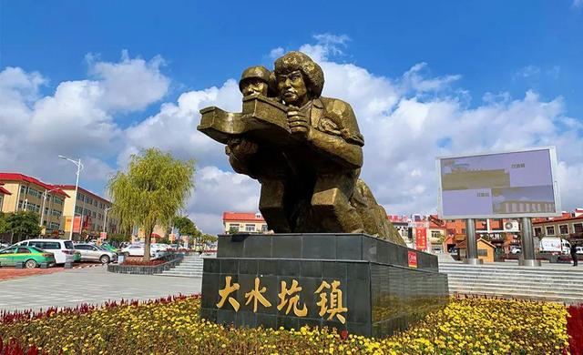 地球上挖个塘就有鱼,因为有万年鱼籽!那么火星挖个塘...