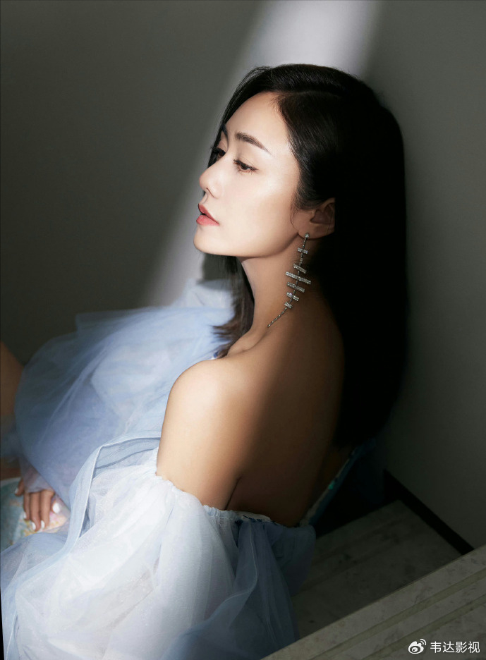 肤白貌美的刘芸:标准大美女的魅力