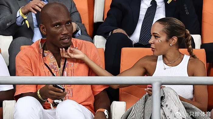 再加上颜值身材俱佳,确实算得上黑人女性的翘楚了,她和德罗巴的情侣