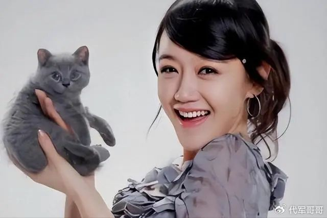 薛佳凝分手15年后胡歌娶妻生子她却选择出家背后心酸无人知