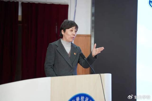 学校党委书记兼校长吕丽,党委副书记白灵,义教部教学副主任宋晓波