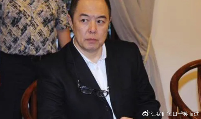 与张铁林相恋3年,未婚生女的侯俊杰,如今怎样了?