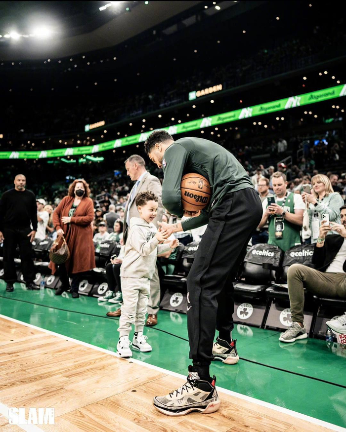 太可爱了塔图姆和儿子的幸福日常