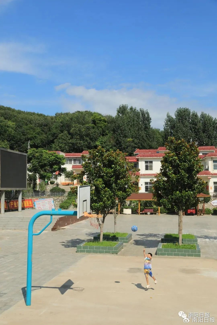 镇平县老庄镇凉水泉村:泉水叮咚奏响乡村蝶变曲