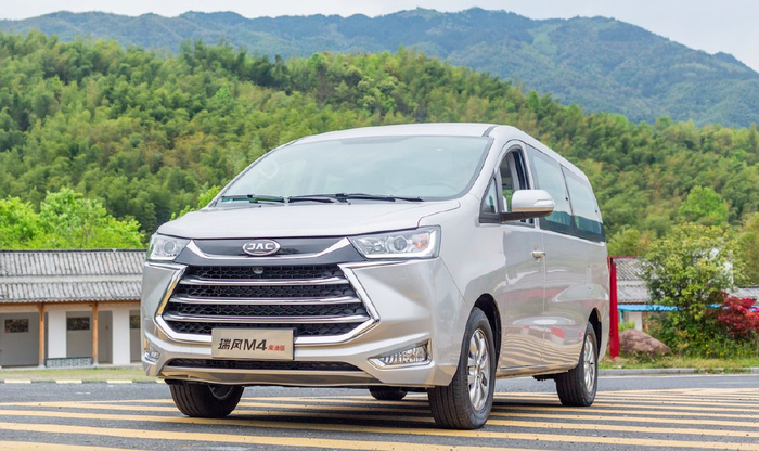 跃启龙年创富新征程江淮瑞风助你生意兴隆发大财