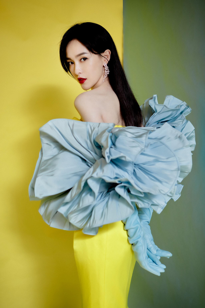 唐嫣出席2020微博之夜……|唐嫣_新浪新闻