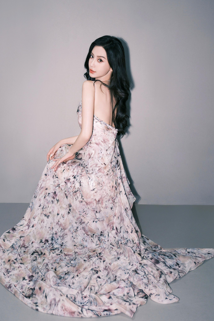 angelababy这个裙子好好看呀~真的是美神降临……|angelababy_新浪