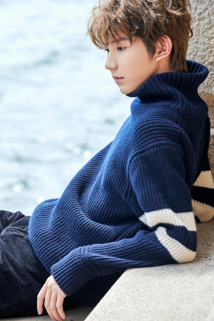 超话]##迪丽热巴[超话]# 减龄白色针织,#张子枫[超话]##鞠婧祎[超话]