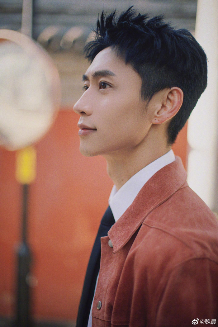 魏晨今日胡同随拍好帅气的晨哥哇