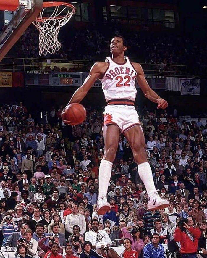 历届扣篮大赛上的经典一扣,有你心目中的top1么?__财经头条