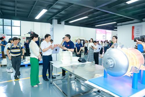 麓山实验室CMF与快速成型服务中心揭牌 创意变产品摁下“快捷键”插图1
