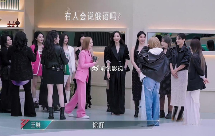 《浪姐5》初舞台惊喜多:第一众望所归,3大黑马抢眼,超女撑门面|谢金燕|乘风破浪|姐姐|何洁|蔡文静_新浪新闻
