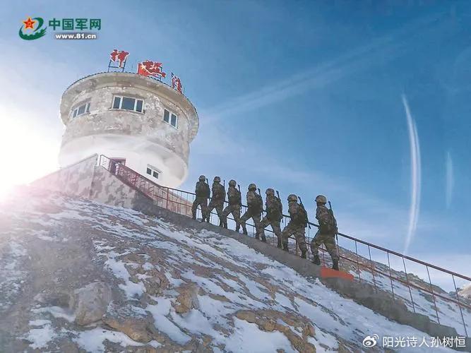 边防战士照片 雪地图片