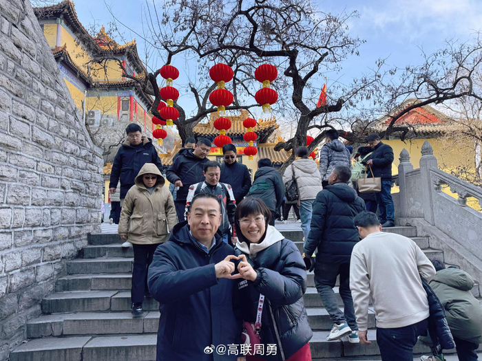 元宵节和澜姐,老范登千佛山祈福!一年又一年,大家一起奋斗了那么多年