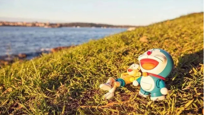 去别人家做客对方说“又不是外人还带啥东西”你别总说“没带啥”