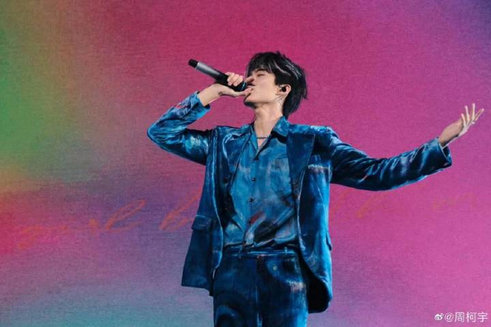 能量偶像人物志:青春璀璨,舞台新星——周柯宇|周柯宇_新浪新闻