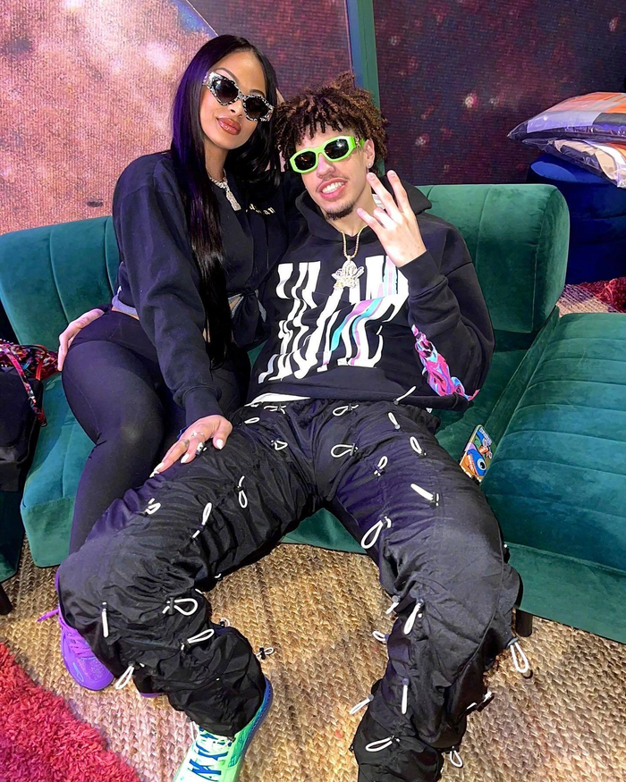 拉梅洛-鲍尔阿姨辈的女朋友