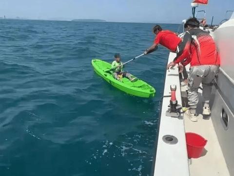 10岁小孩海上漂流一夜，快乐只是网友的